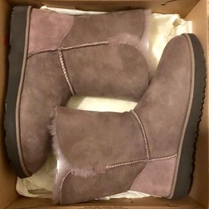 Brand New Classic Cuff Short Ugg Boots